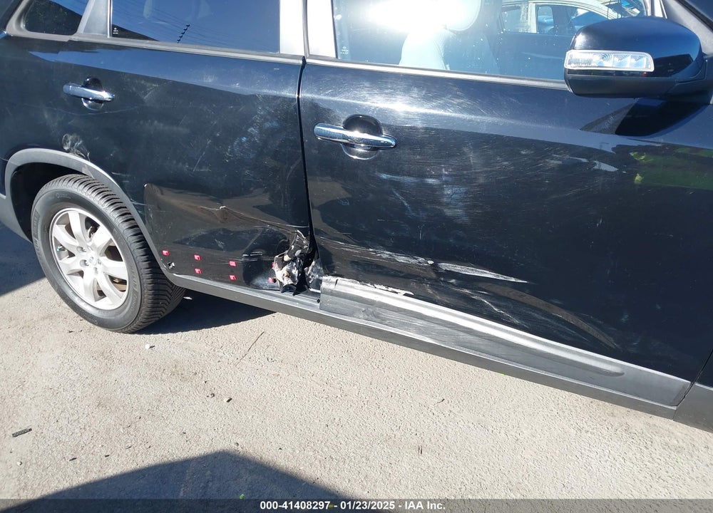 2012 KIA SORENTO LX VIN: 5XYKT4A62CG257511