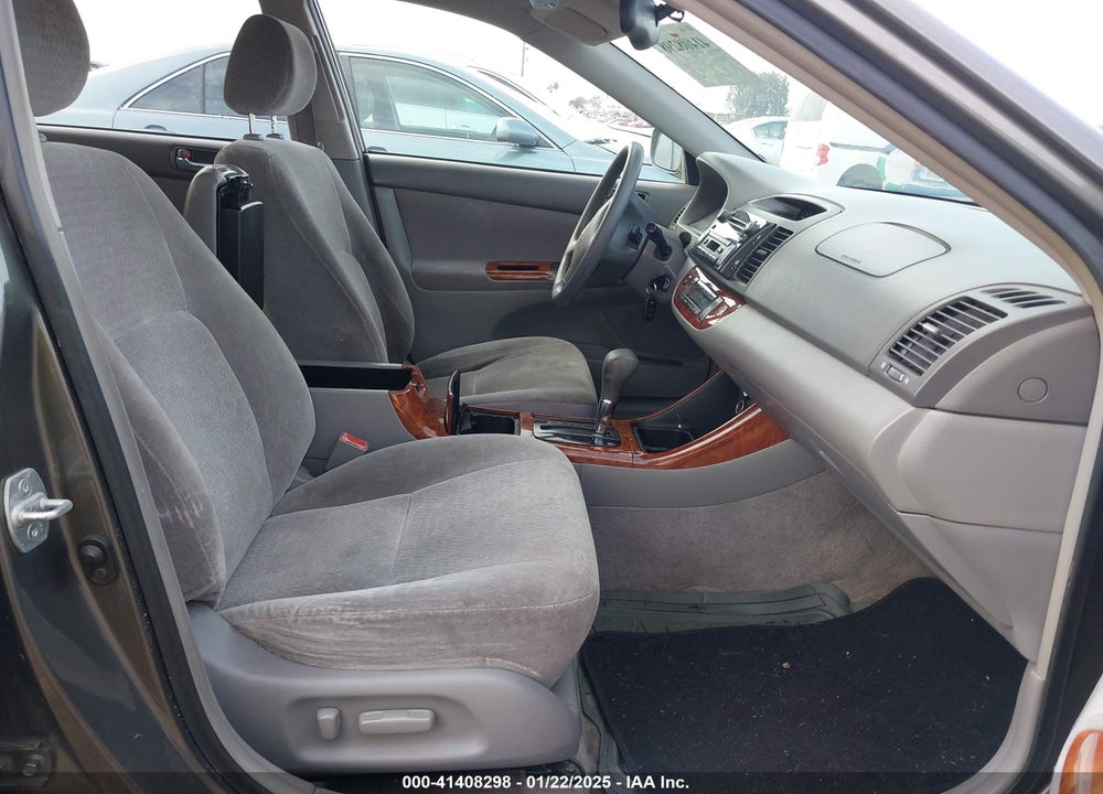 2003 TOYOTA CAMRY XLE VIN: JTDBE32K030180031