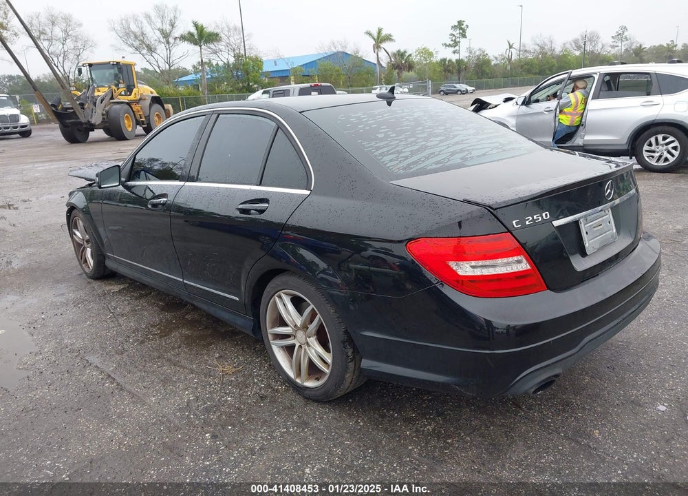 2014 MERCEDES-BENZ C 250 VIN: WDDGF4HB3ER309867
