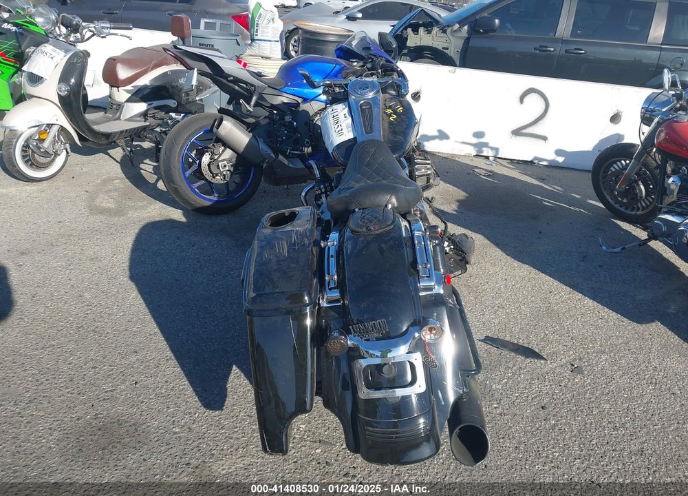 2017 HARLEY-DAVIDSON FLHX STREET GLIDE VIN: 1HD1KBC37HB629981