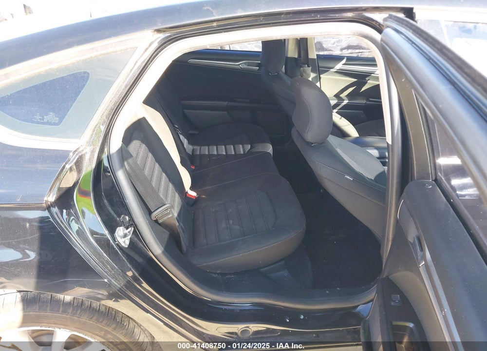 2017 FORD FUSION VIN: 3FA6P0LU5HR158422