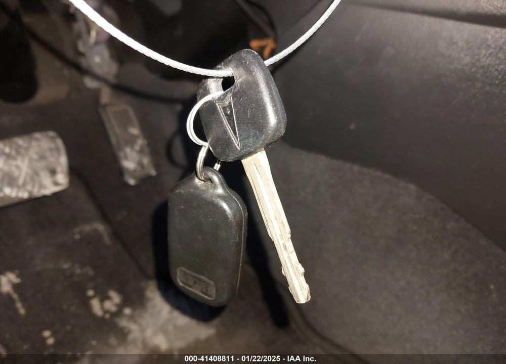 2008 PONTIAC VIBE VIN: 5Y2SL65808Z420821