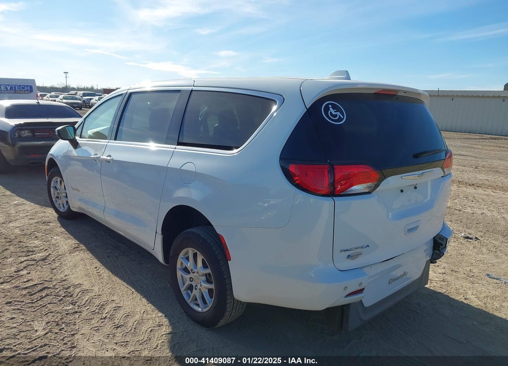 2017 CHRYSLER PACIFICA VIN: 2C4RC1CGXHR524965