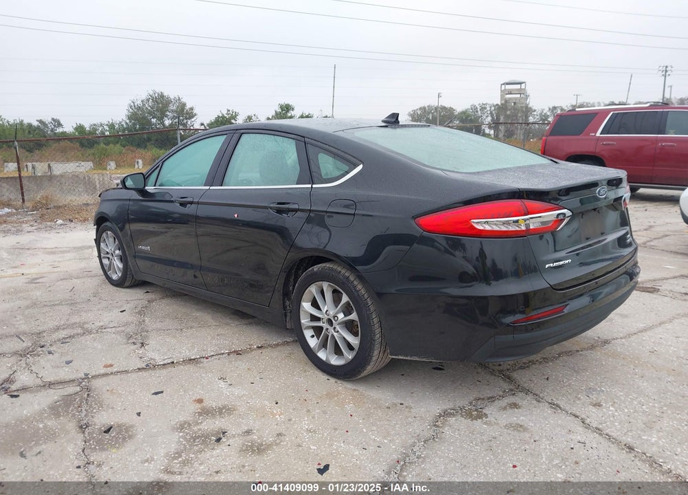 2019 FORD FUSION VIN: 3FA6P0LU9KR214739
