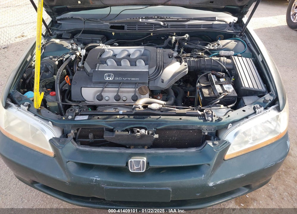 1998 HONDA ACCORD LX V6 VIN: 1HGCG1646WA035364