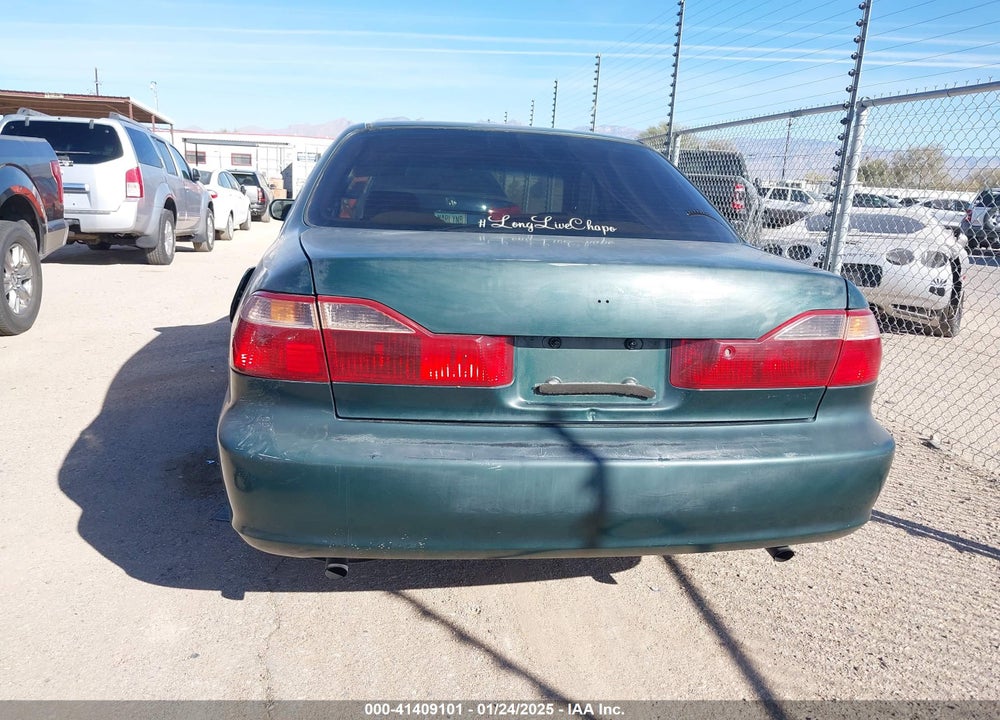 1998 HONDA ACCORD LX V6 VIN: 1HGCG1646WA035364