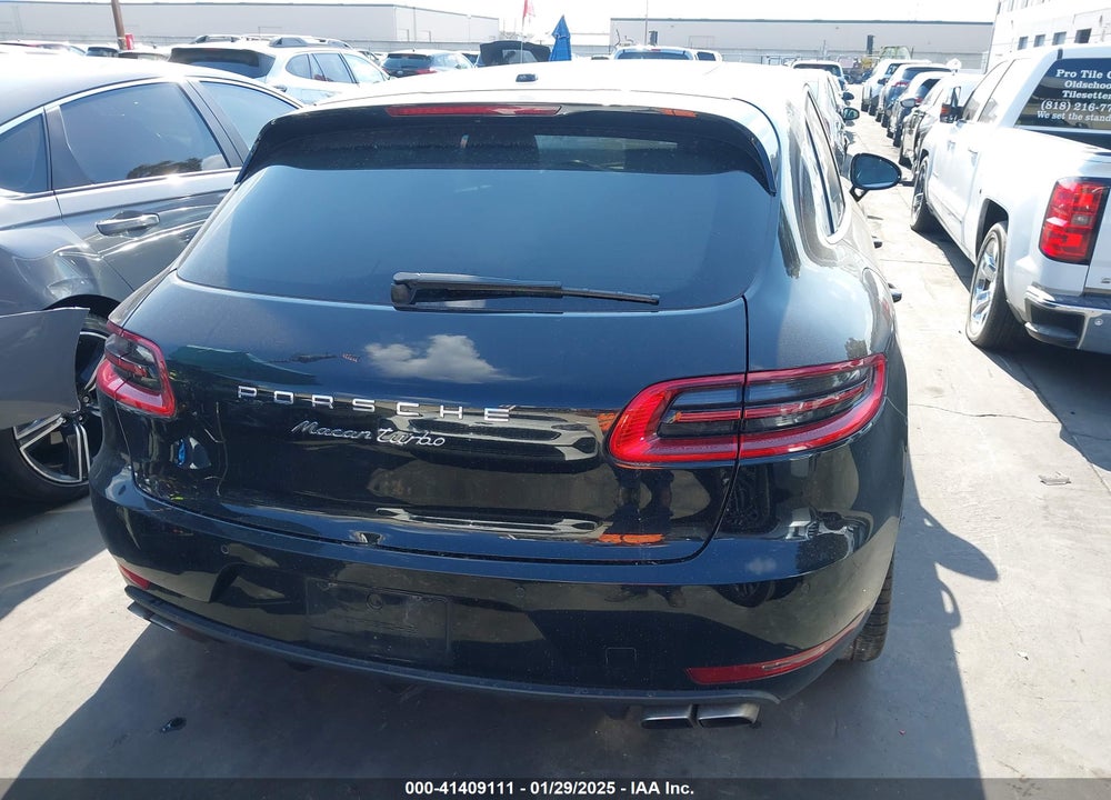 2017 PORSCHE MACAN VIN: WP1AF2A58HLB62038