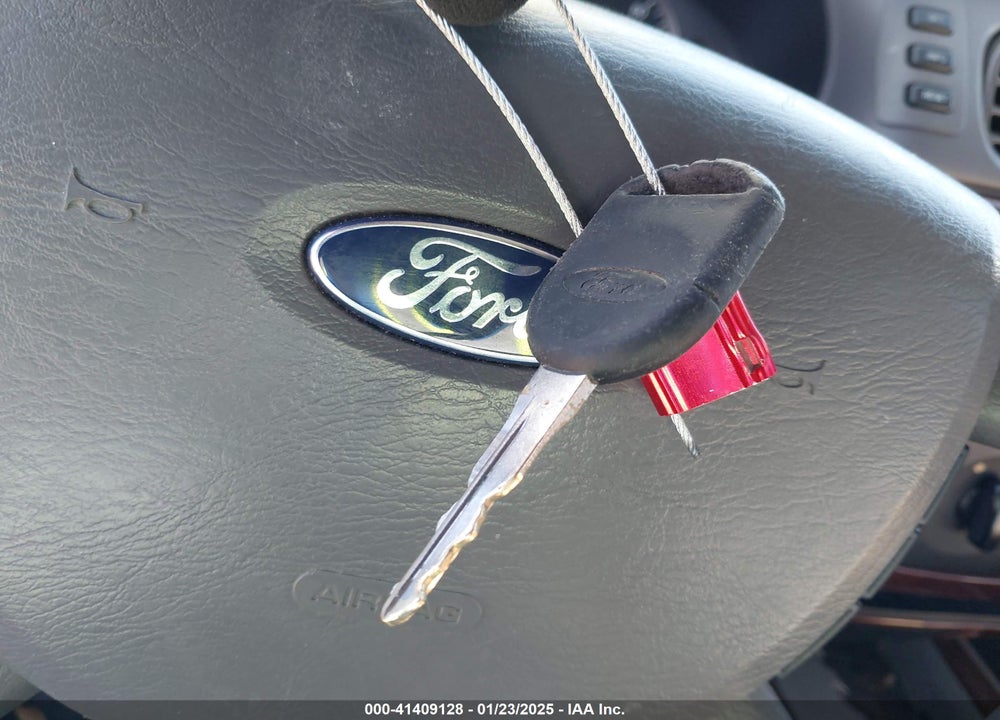 2005 FORD TAURUS SEL VIN: 1FAHP56S95A272901