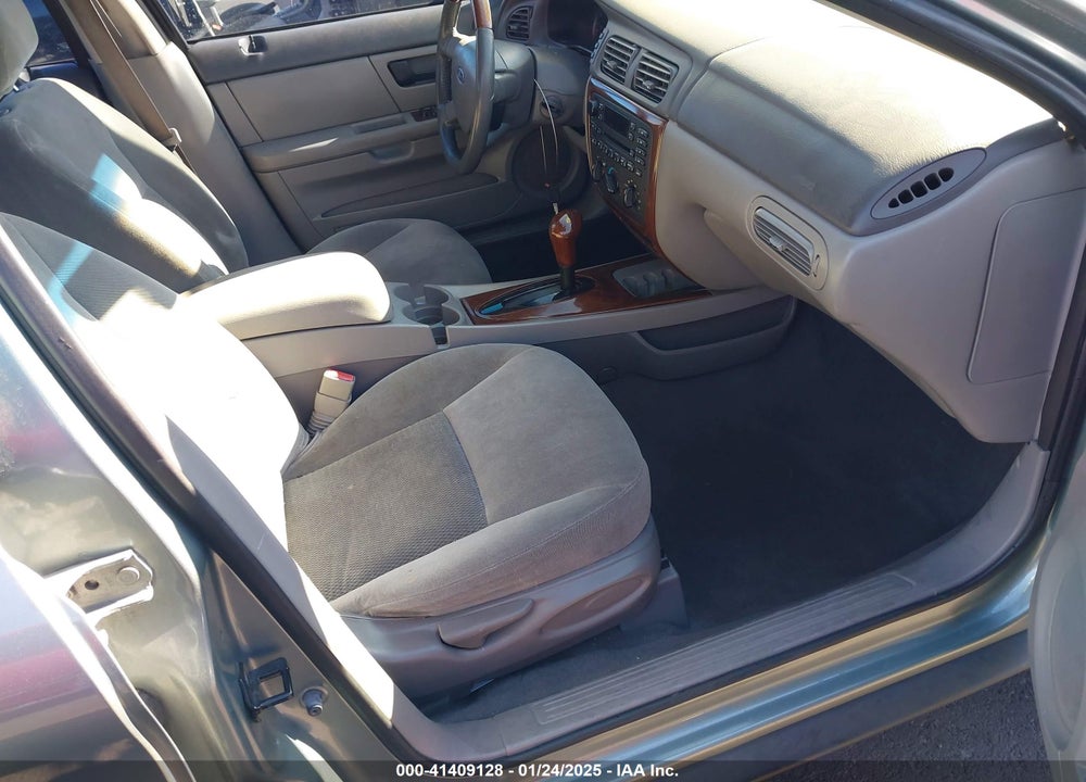 2005 FORD TAURUS SEL VIN: 1FAHP56S95A272901