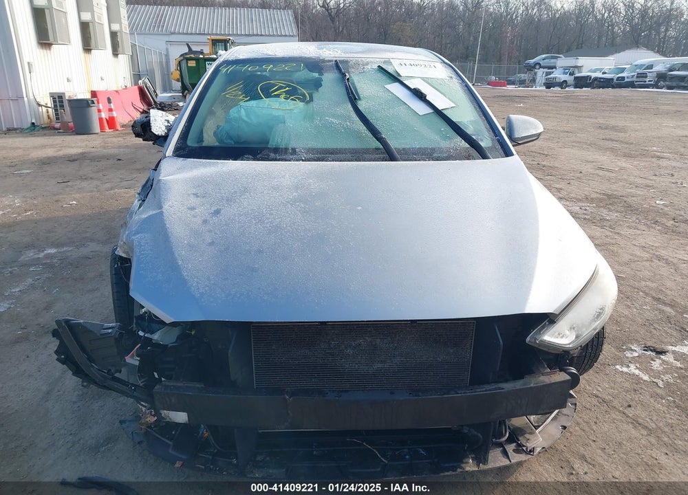 2017 HYUNDAI ELANTRA VIN: 5NPD84LF9HH103501