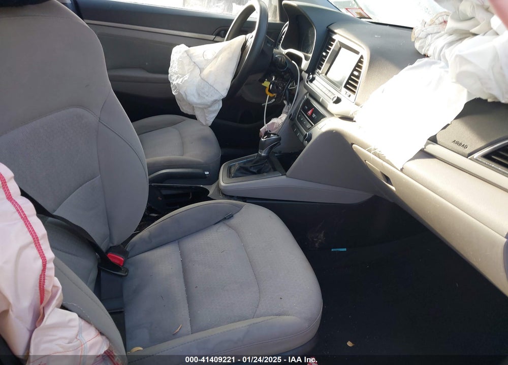 2017 HYUNDAI ELANTRA VIN: 5NPD84LF9HH103501