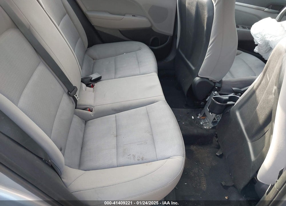 2017 HYUNDAI ELANTRA VIN: 5NPD84LF9HH103501
