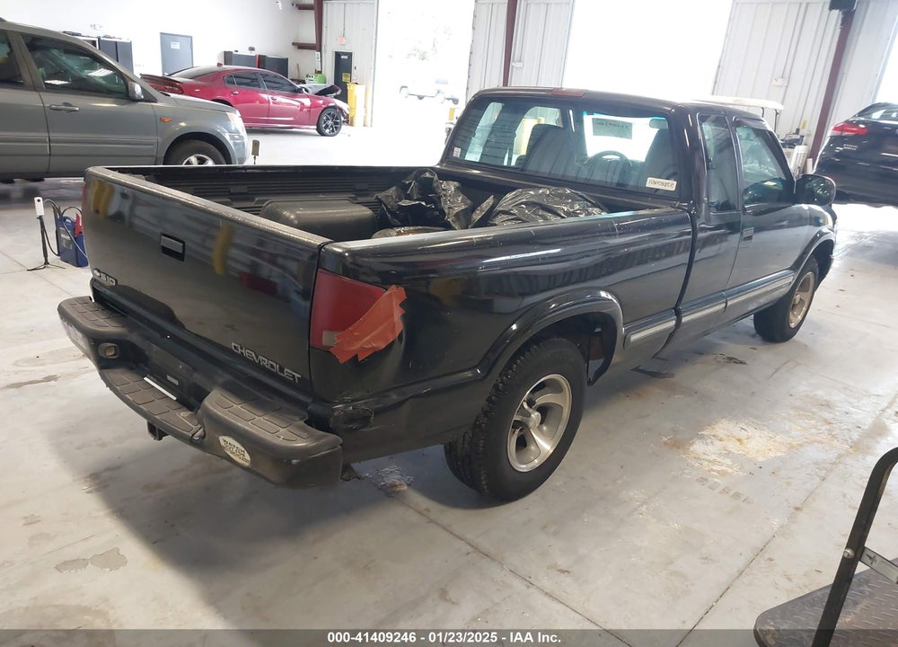 2000 CHEVROLET S-10 LS VIN: 1GCCS1943YK168119