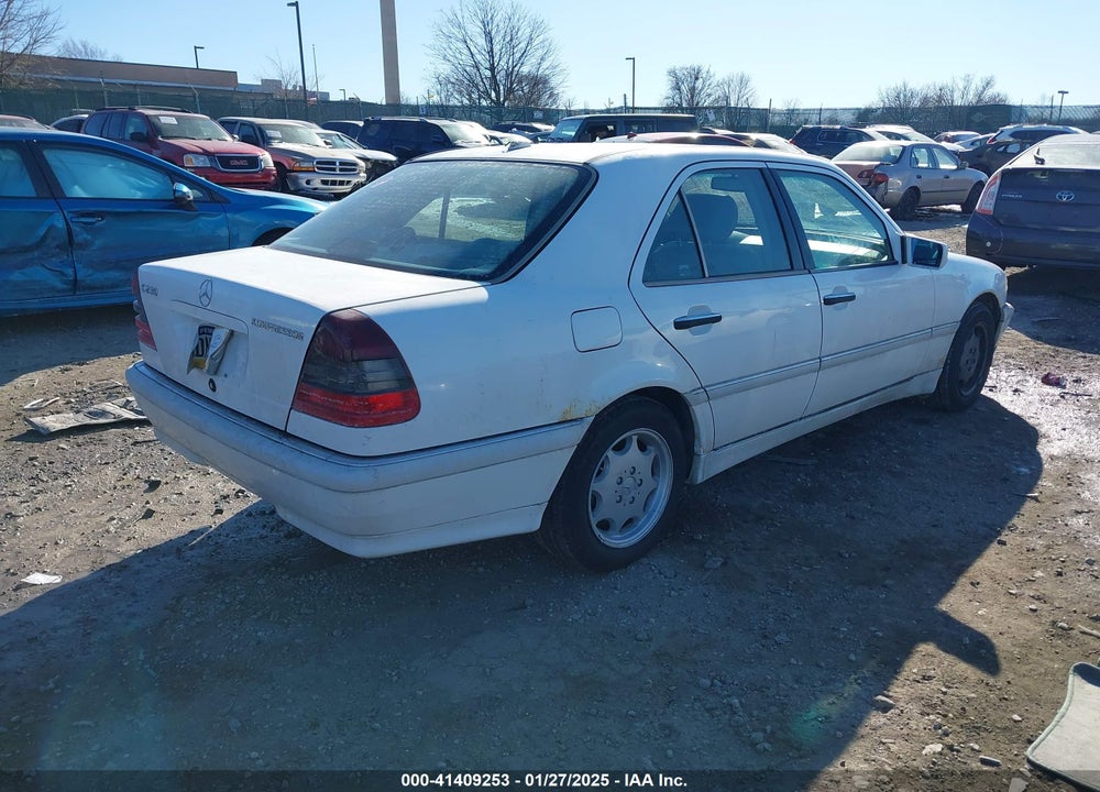 2000 MERCEDES-BENZ C 230 KOMPRESSOR VIN: WDBHA24G4YA859504