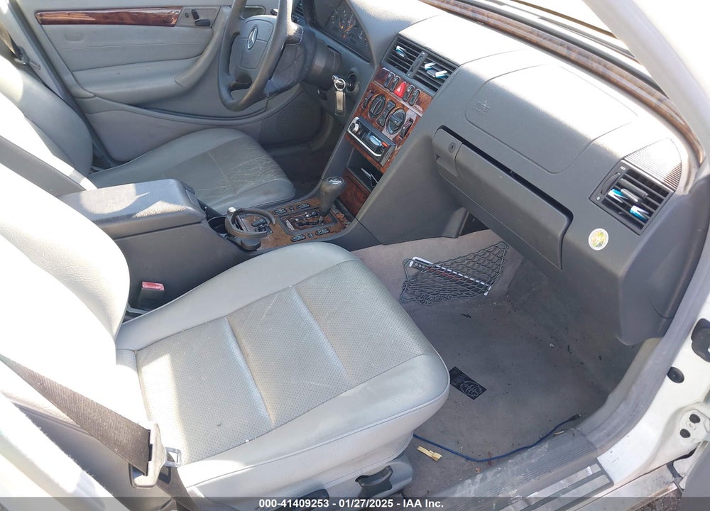 2000 MERCEDES-BENZ C 230 KOMPRESSOR VIN: WDBHA24G4YA859504