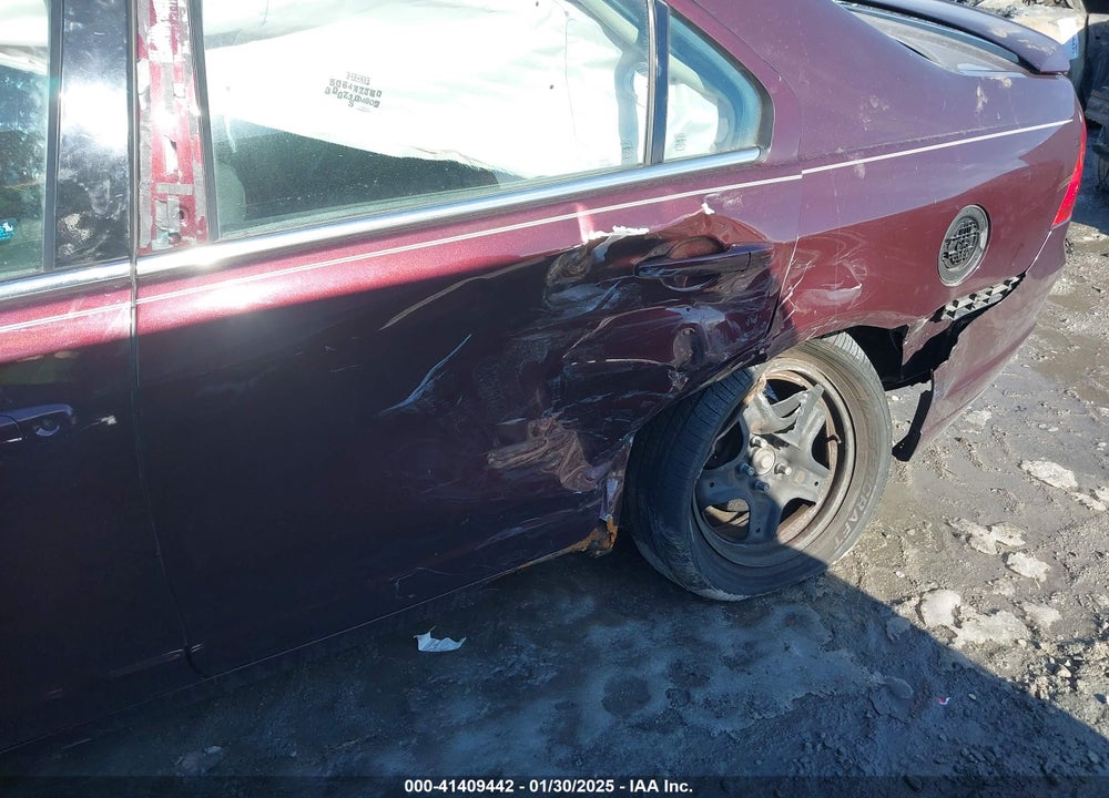 2011 FORD FUSION VIN: 3FAHP0HAXBR120215