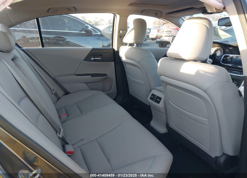 2013 HONDA ACCORD VIN: 1HGCR2F88DA032868