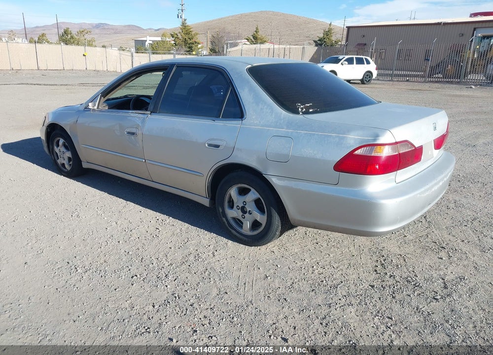 1999 HONDA ACCORD EX VIN: 1HGCG5656XA005668