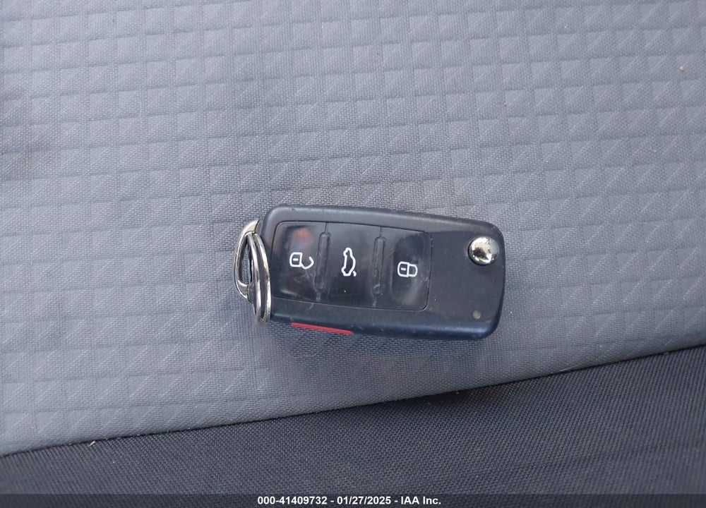 2017 VOLKSWAGEN JETTA VIN: 3VW2B7AJ7HM370032