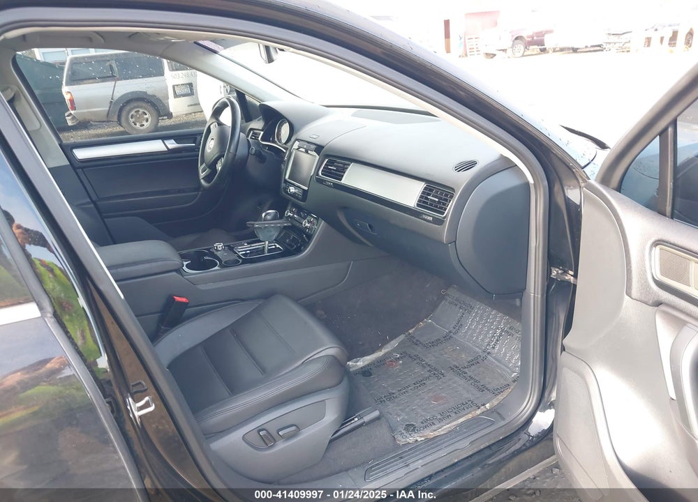 2013 VOLKSWAGEN TOUAREG VR6 SPORT VIN: WVGEF9BP9DD000673