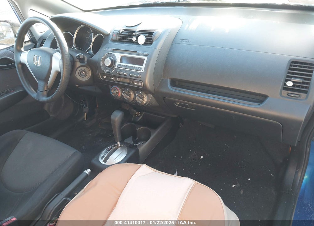2008 HONDA FIT VIN: JHMGD38428S071114