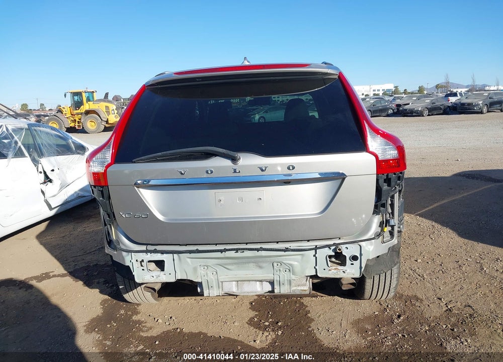 2014 VOLVO XC60 3.2 VIN: YV4940DL7E2502500