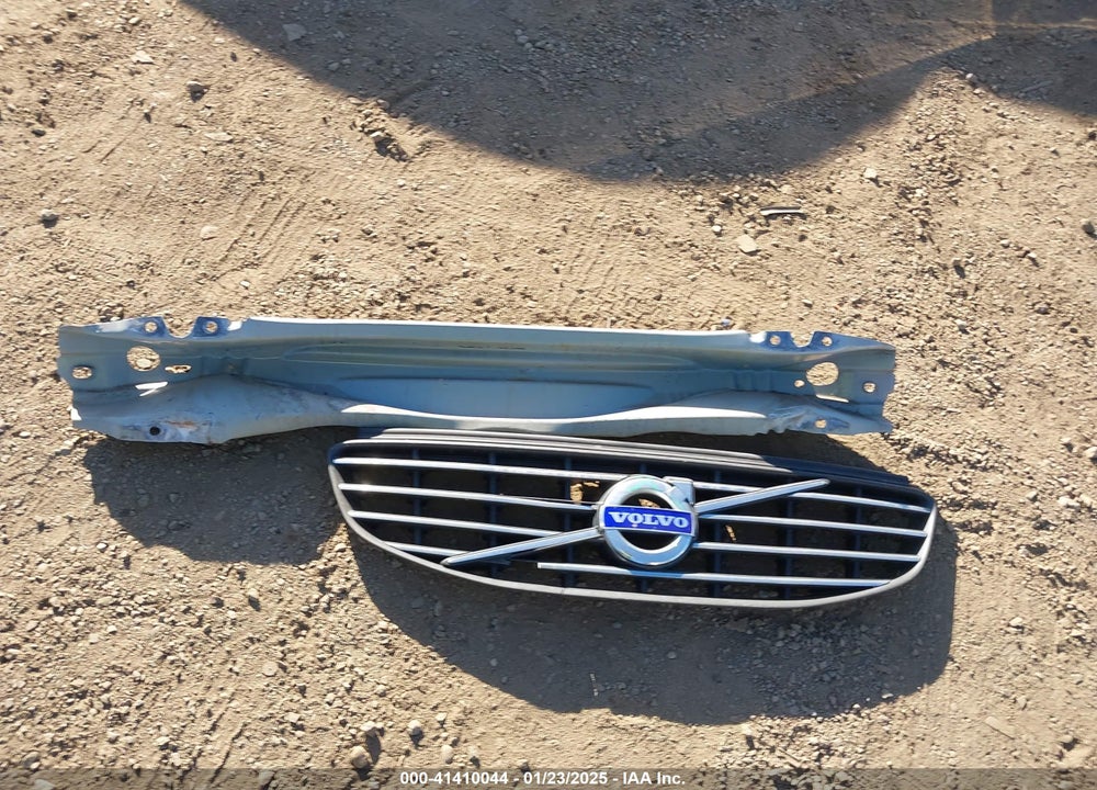 2014 VOLVO XC60 3.2 VIN: YV4940DL7E2502500