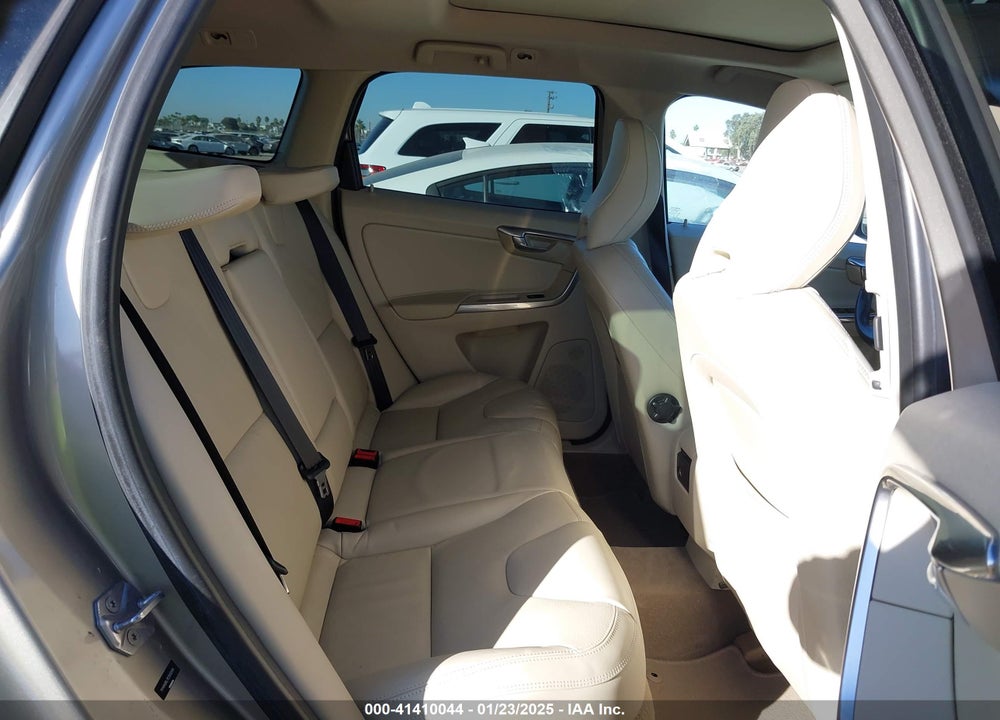 2014 VOLVO XC60 3.2 VIN: YV4940DL7E2502500
