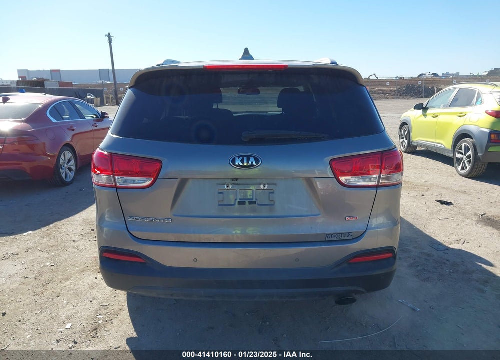 2018 KIA SORENTO 2.4L LX VIN: 5XYPG4A30JG339556