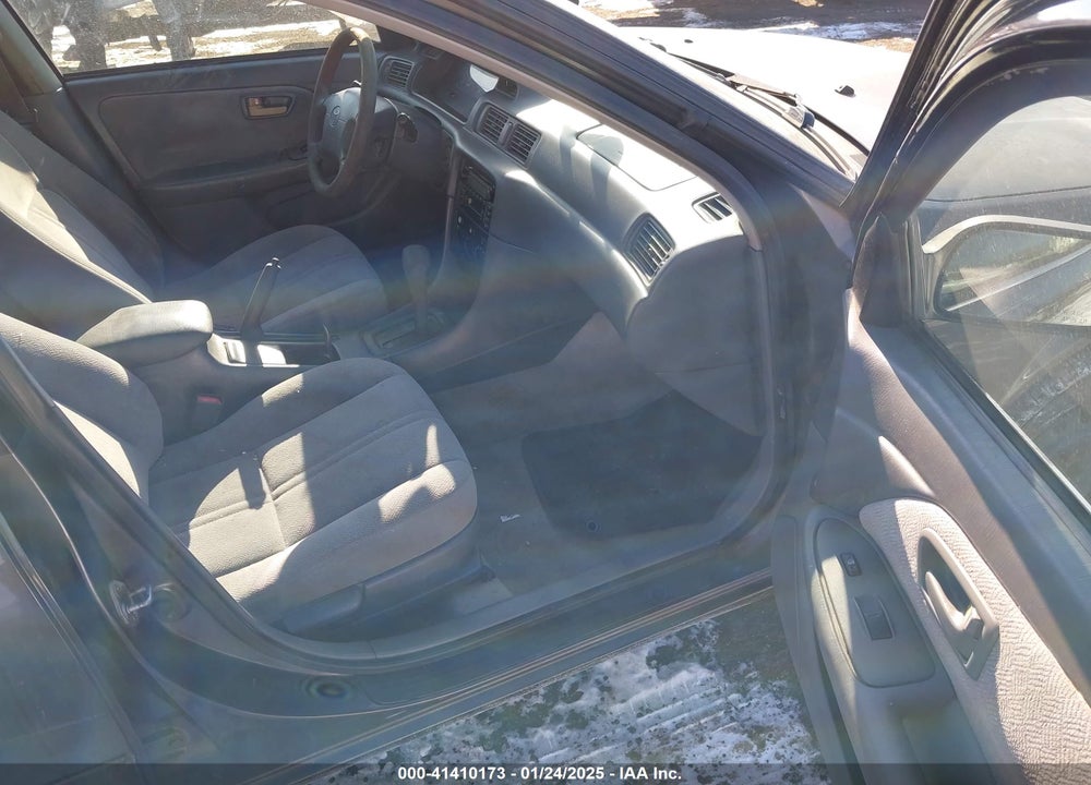 2001 TOYOTA CAMRY CE VIN: 4T1BG22K91U854800