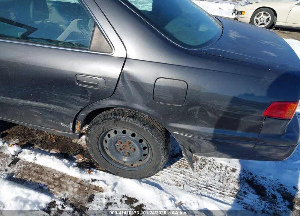 2001 TOYOTA CAMRY CE VIN: 4T1BG22K91U854800
