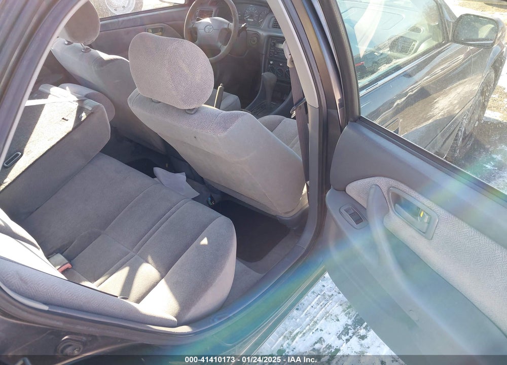 2001 TOYOTA CAMRY CE VIN: 4T1BG22K91U854800