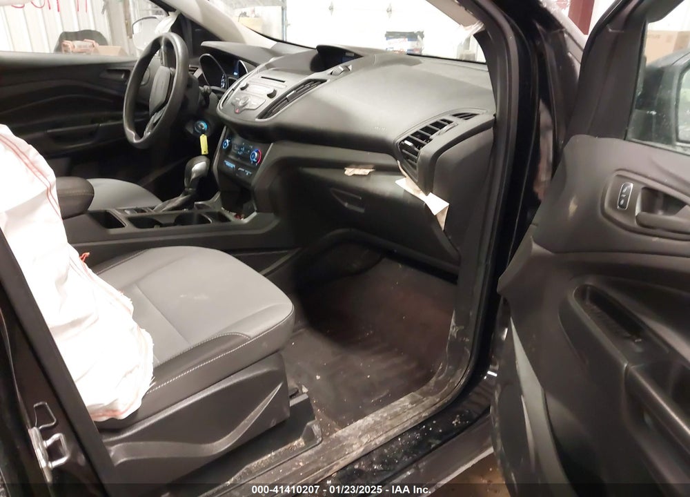 2018 FORD ESCAPE VIN: 1FMCU0F72JUA28457