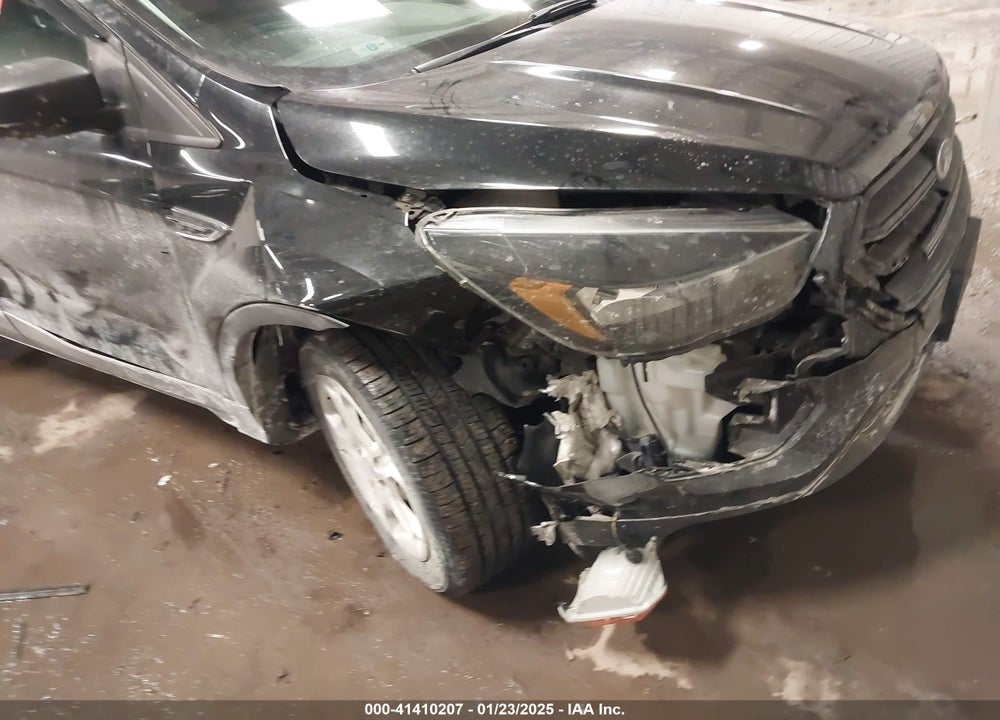 2018 FORD ESCAPE VIN: 1FMCU0F72JUA28457