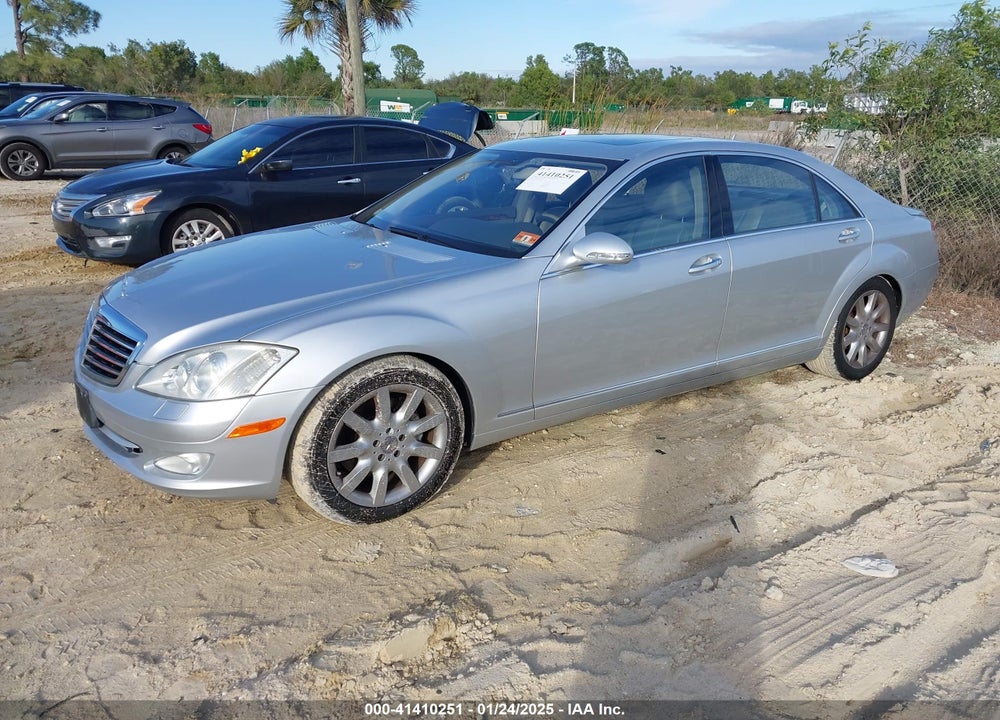 2007 MERCEDES-BENZ S 550 VIN: WDDNG71X37A079454