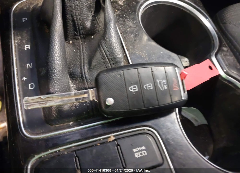2014 KIA SORENTO LX VIN: 5XYKTCA65EG541034