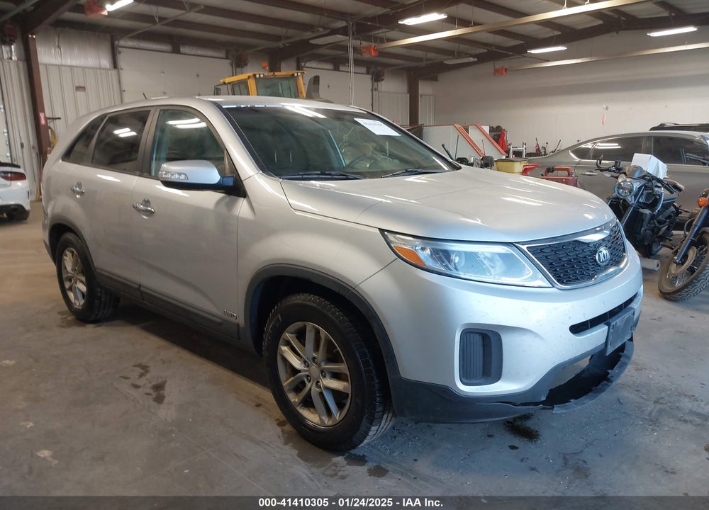 2014 KIA SORENTO LX VIN: 5XYKTCA65EG541034