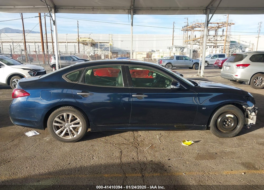 2015 INFINITI Q70 VIN: JN1BY1AP7FM541540