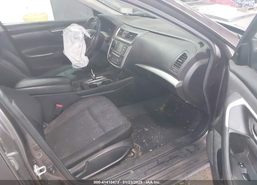 2017 NISSAN ALTIMA VIN: 1N4AL3APXHC199325