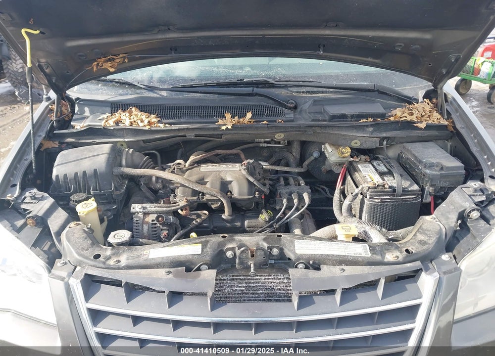 2010 CHRYSLER TOWN & COUNTRY NEW LX VIN: 2A4RR2D16AR387179