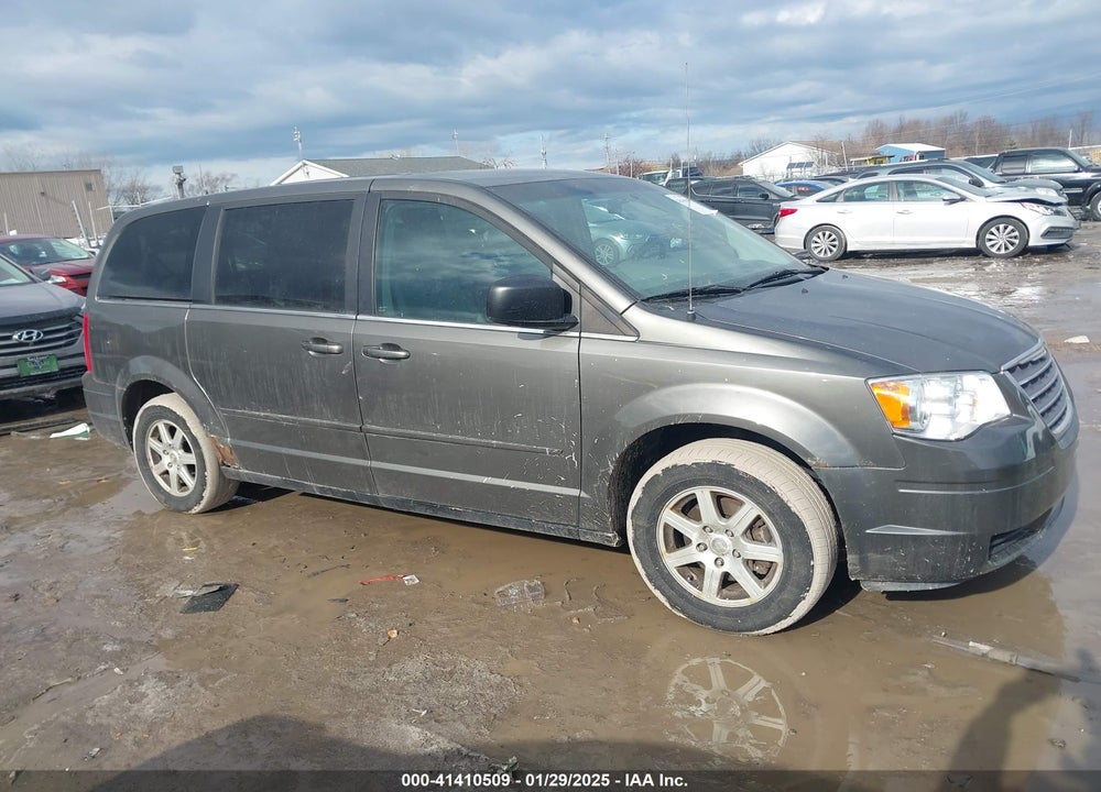 2010 CHRYSLER TOWN & COUNTRY NEW LX VIN: 2A4RR2D16AR387179