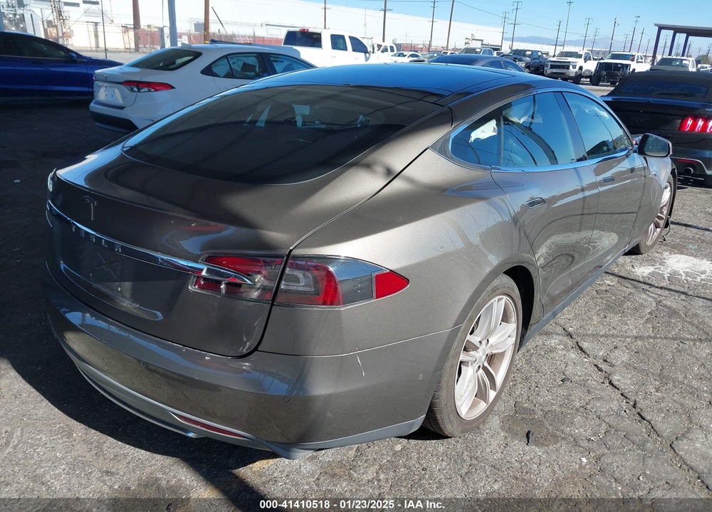 2015 TESLA MODEL S 70D/85D/P85D VIN: 5YJSA1E28FF120273