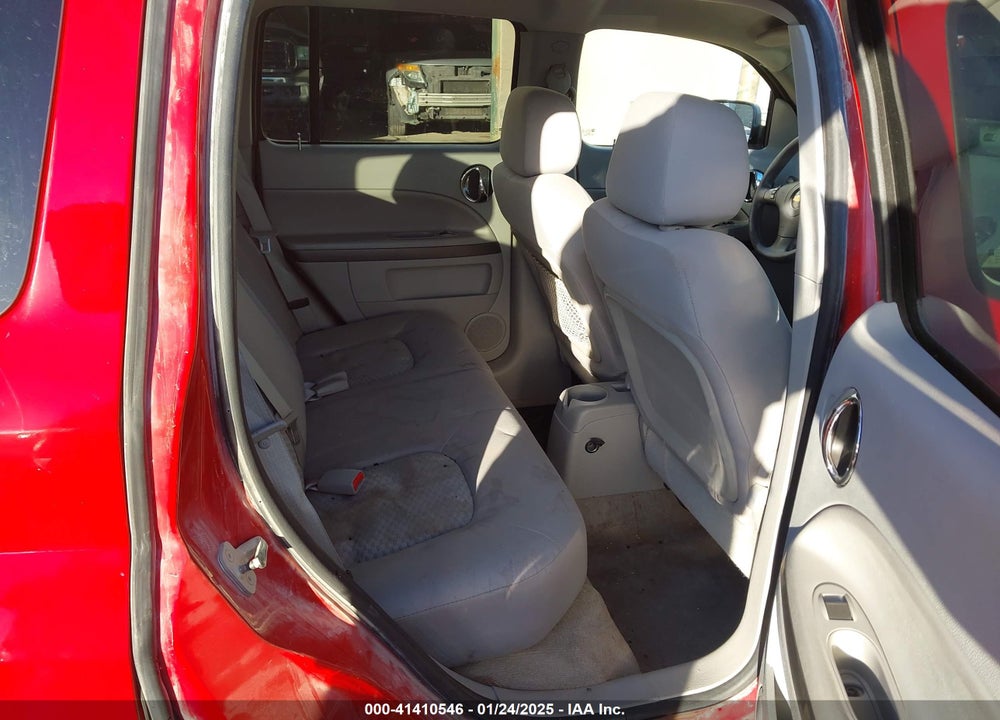 2011 CHEVROLET HHR LS VIN: 3GNBAAFW5BS501489