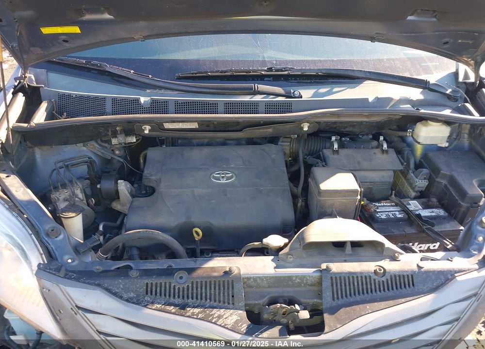 2013 TOYOTA SIENNA XLE V6 8 PASSENGER VIN: 5TDYK3DC6DS401140