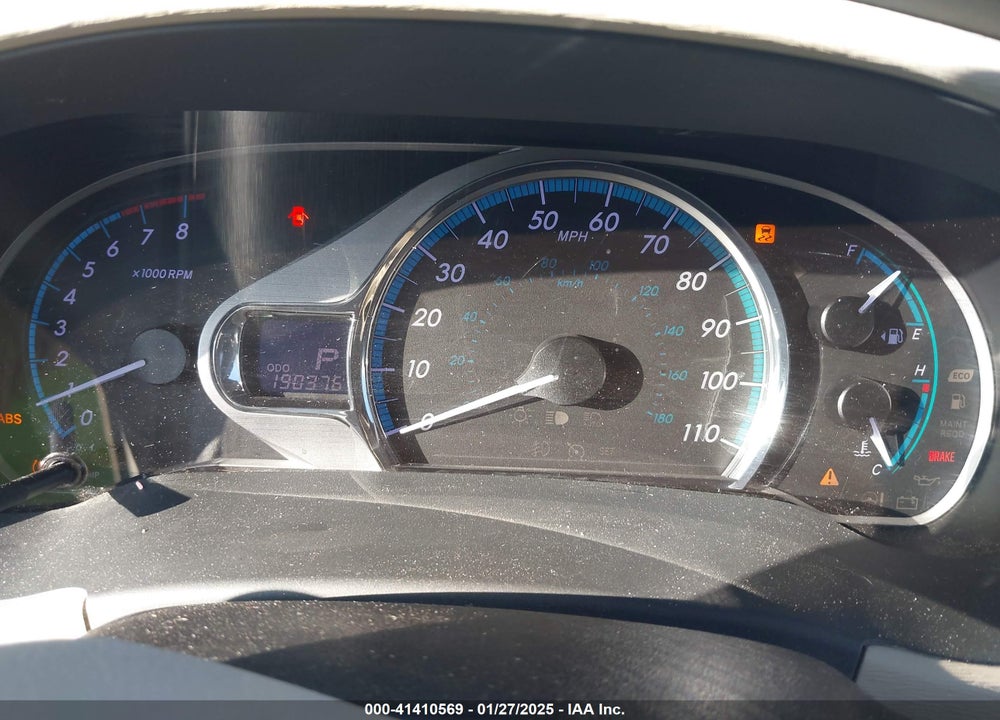 2013 TOYOTA SIENNA XLE V6 8 PASSENGER VIN: 5TDYK3DC6DS401140