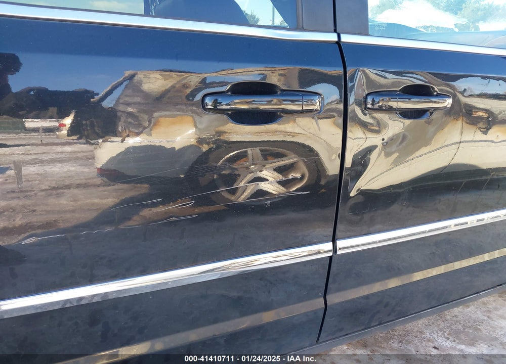 2015 CHRYSLER TOWN & COUNTRY VIN: 2C4RC1BG7FR611107