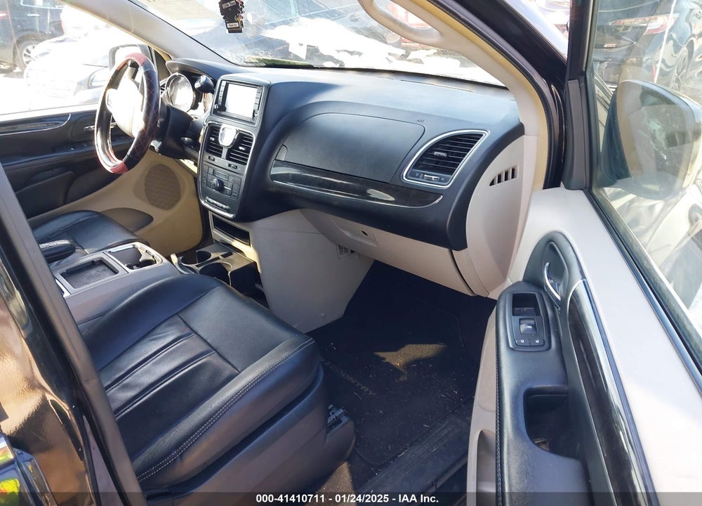 2015 CHRYSLER TOWN & COUNTRY VIN: 2C4RC1BG7FR611107