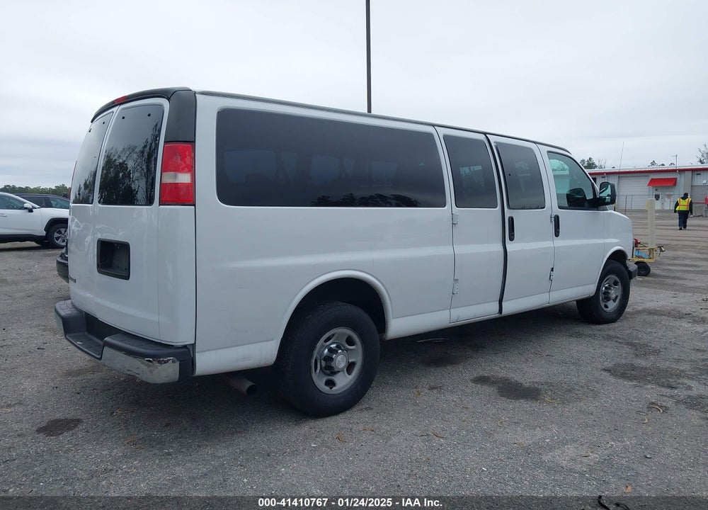 2017 CHEVROLET EXPRESS 3500 LT VIN: 1GAZGPFG1H1167532