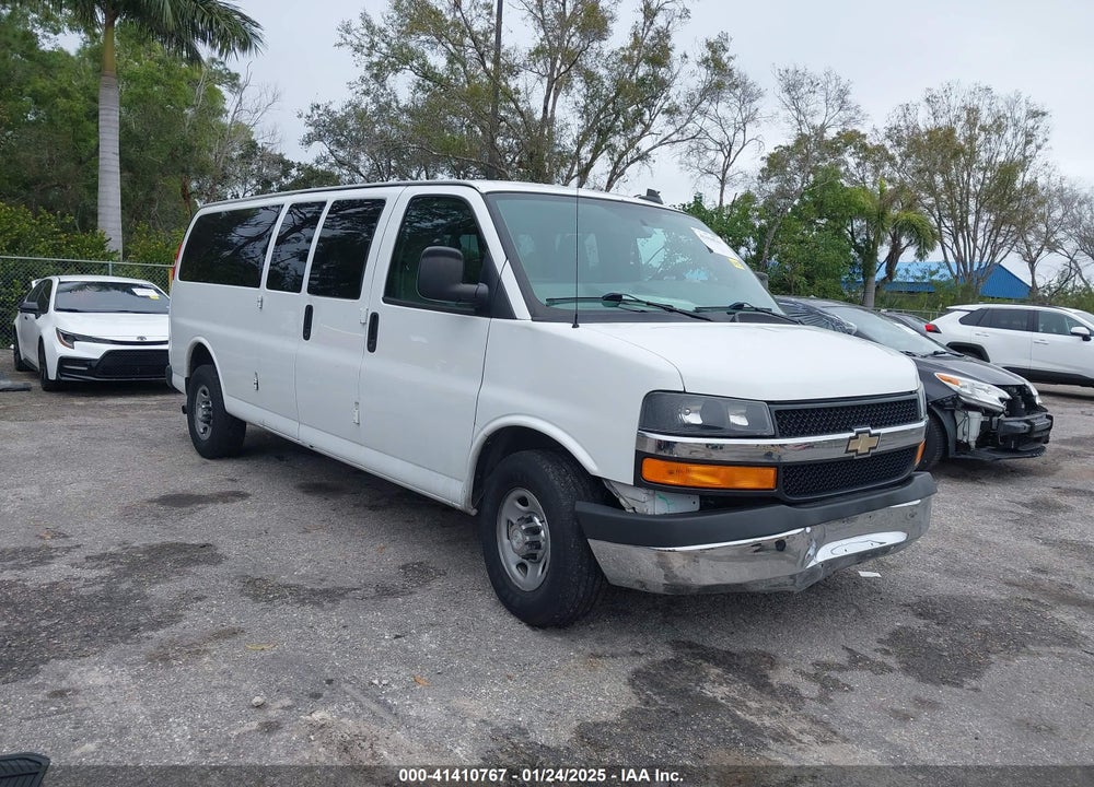 2017 CHEVROLET EXPRESS 3500 LT VIN: 1GAZGPFG1H1167532