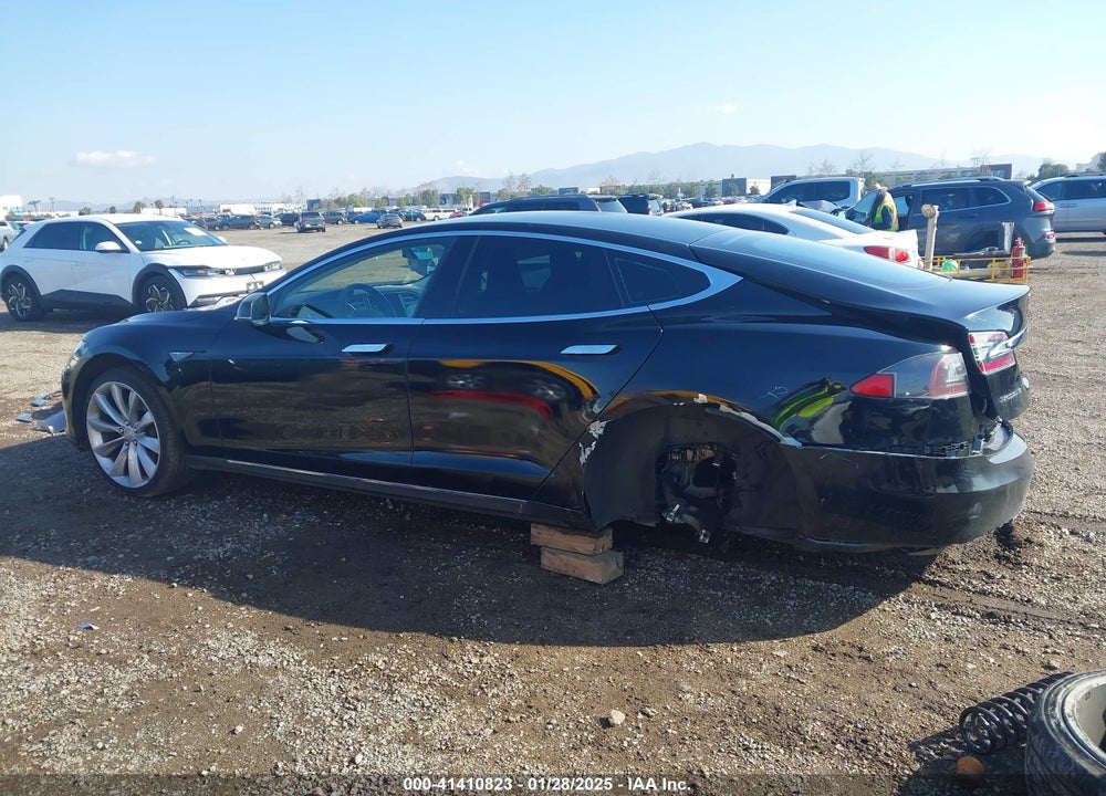 2013 TESLA MODEL S VIN: 5YJSA1AC9DFP10929
